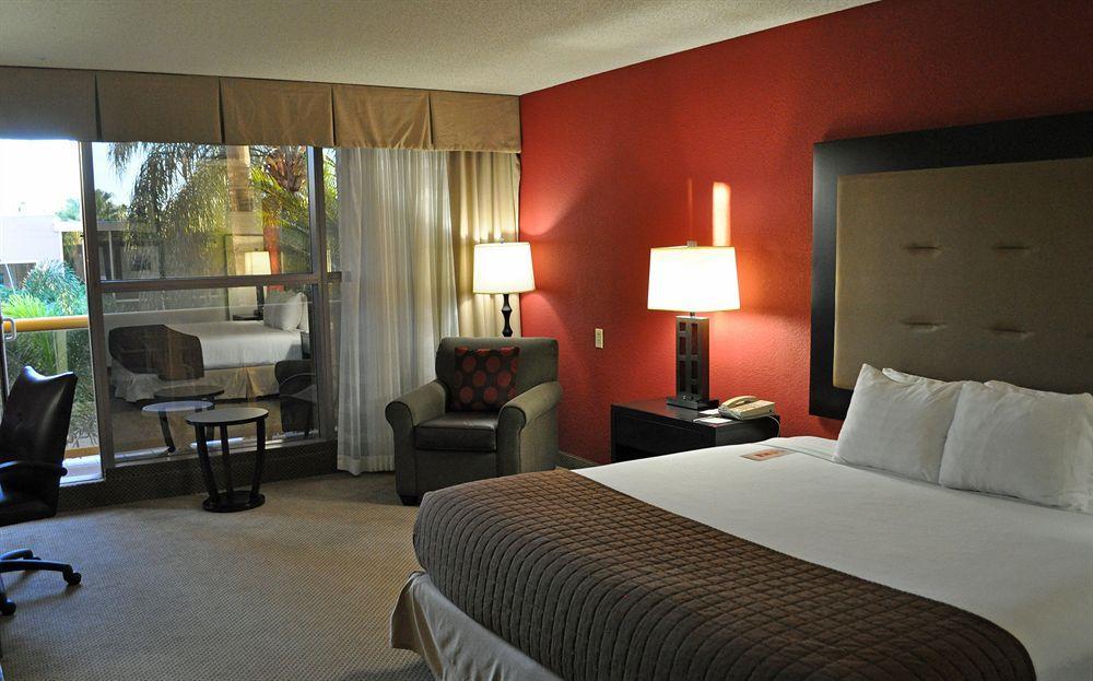 Sawgrass Grand Hotel And Suites Sports Complex Sunrise Bagian luar foto
