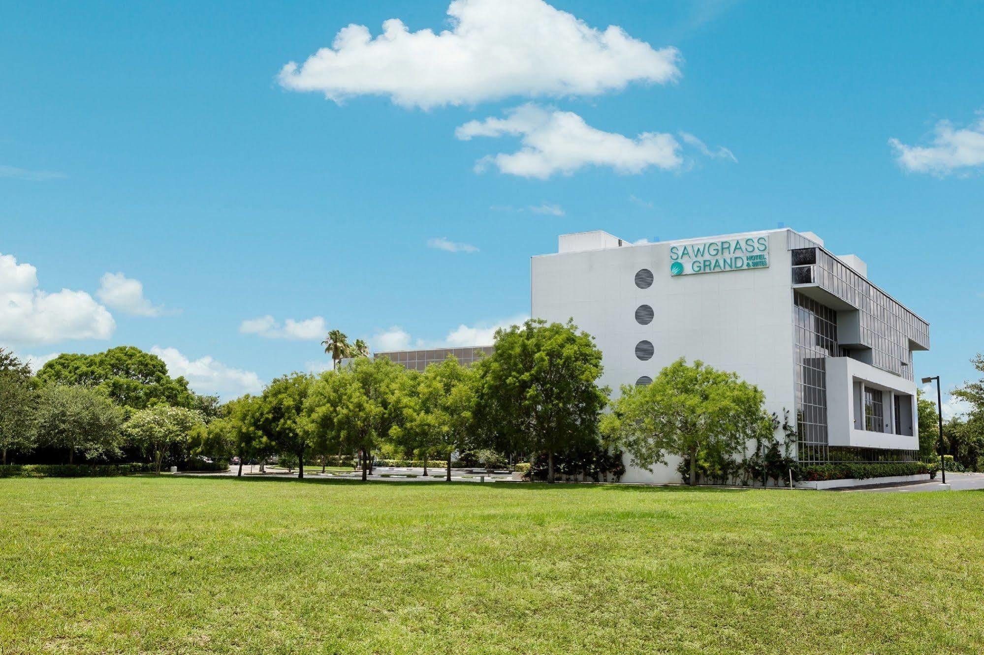 Sawgrass Grand Hotel And Suites Sports Complex Sunrise Bagian luar foto