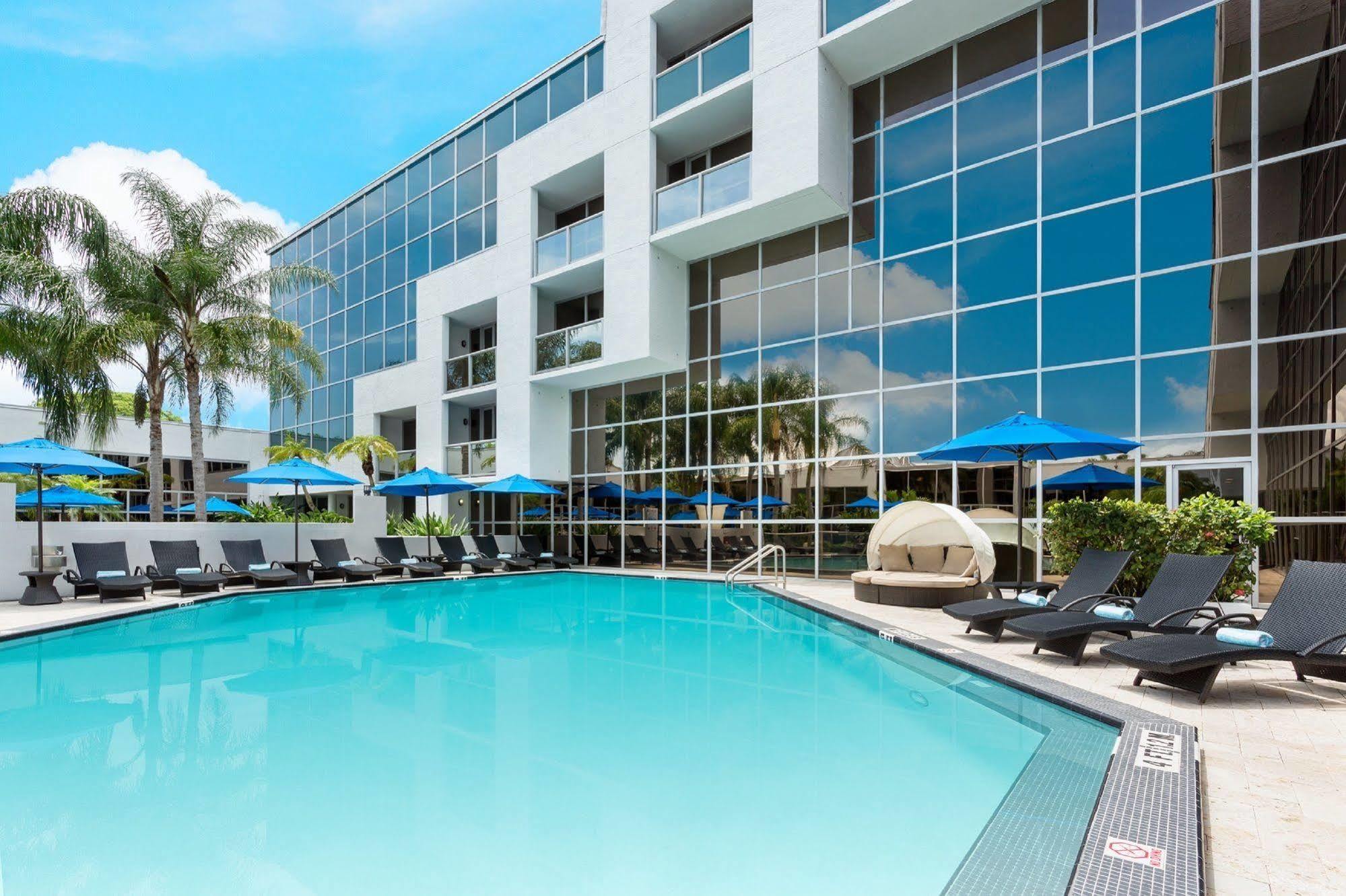 Sawgrass Grand Hotel And Suites Sports Complex Sunrise Bagian luar foto